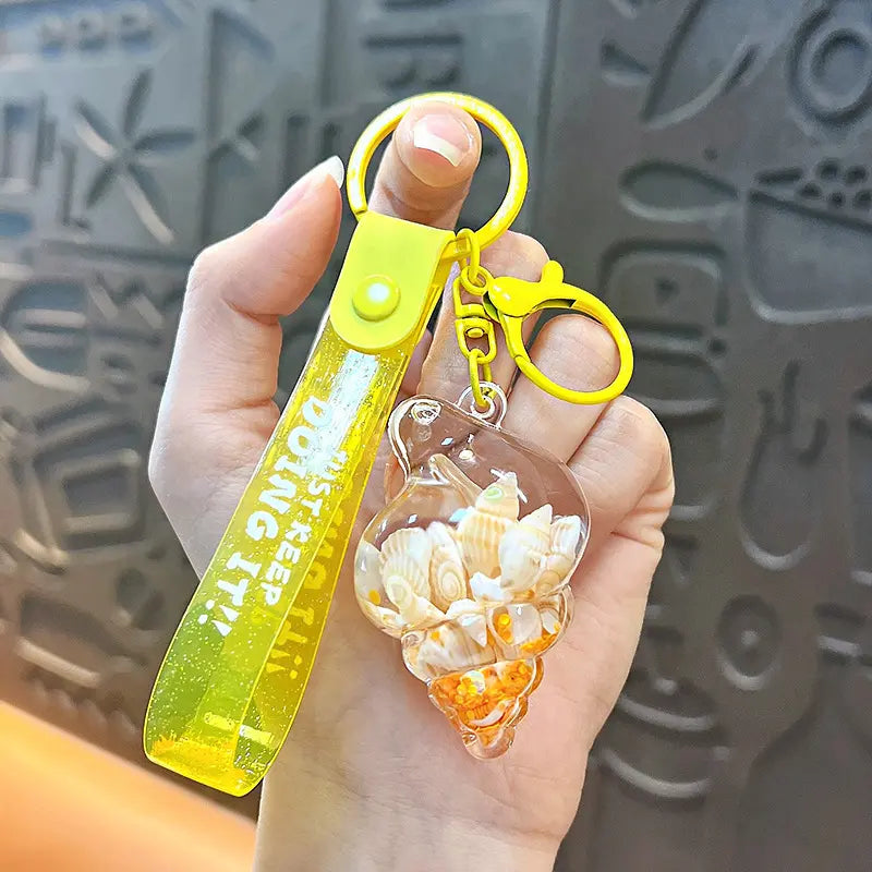 Small Conch Liquid Quicksand Keychain Pendant