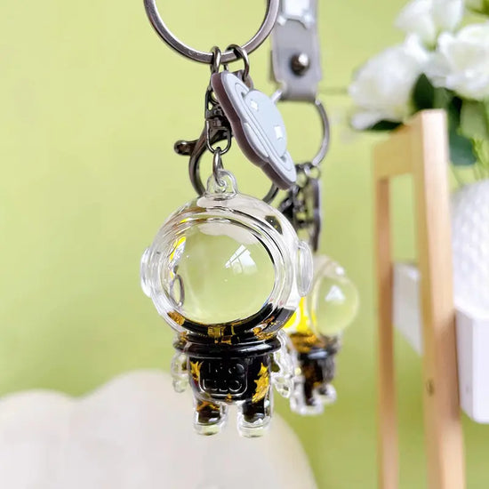 Astronaut Liquid Quicksand Keychain Pendant